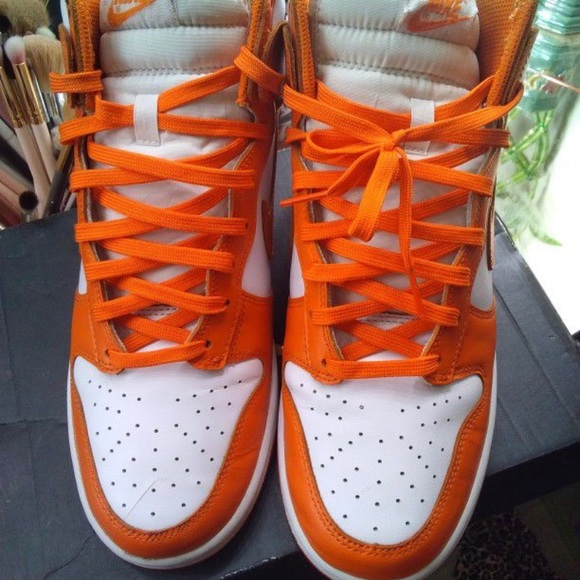 Dunks - Picture 2 of 2